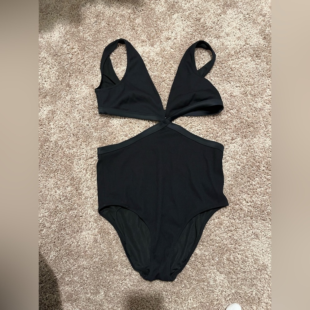 AERIE OPEN BACK CUT OUT ONE PIECE